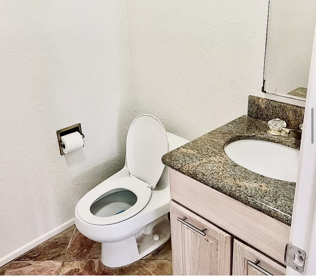 2393 Pierpont Blvd - Photo 7 of 18