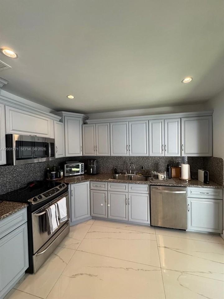 230 Cranwood Dr - Photo 4 of 28