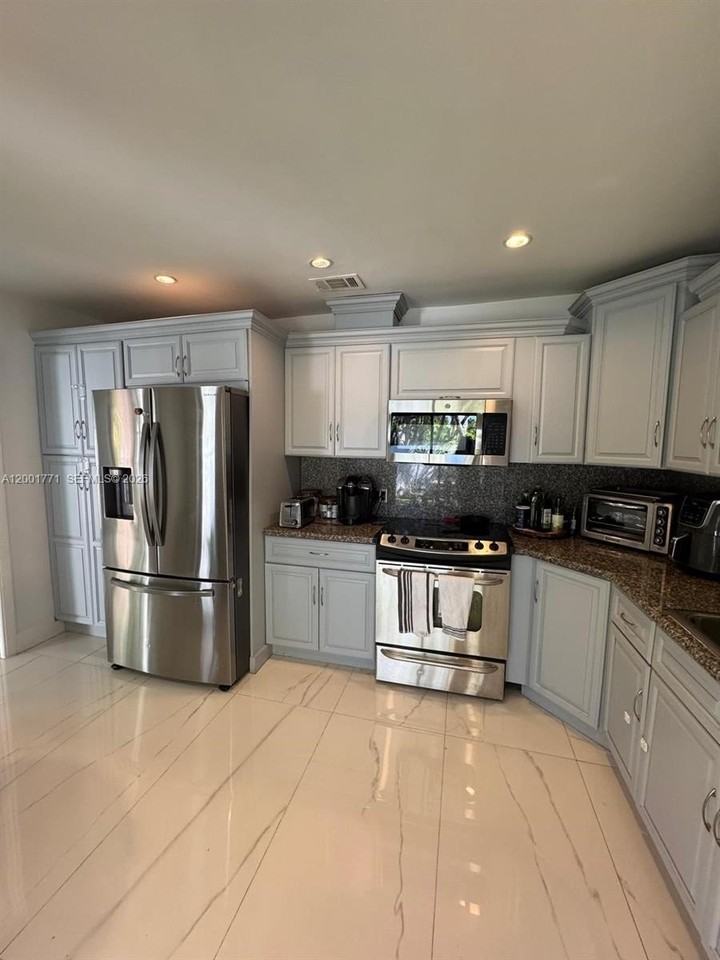 230 Cranwood Dr - Photo 5 of 28