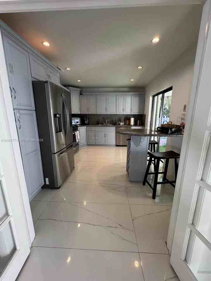 230 Cranwood Dr - Photo 6 of 28