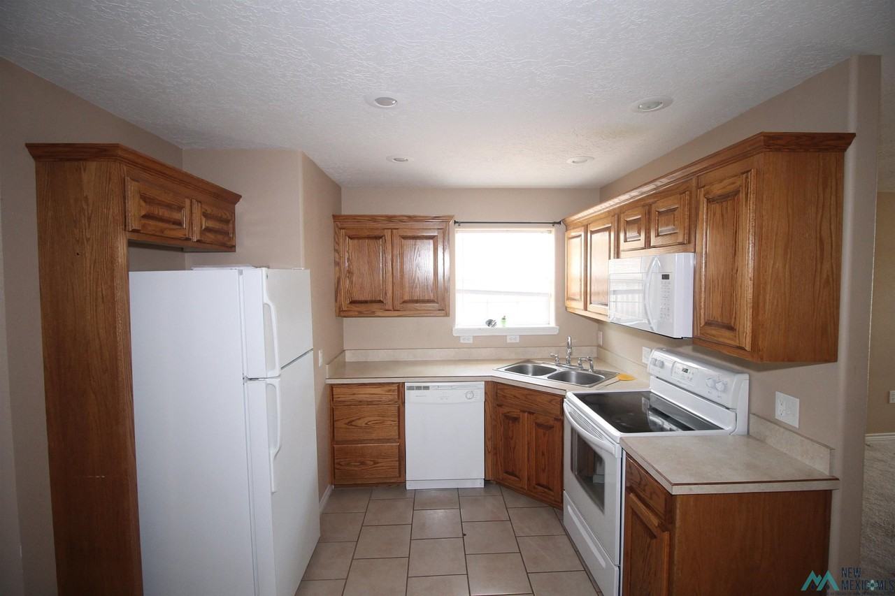 708 Bison Rd Apt A - Photo 3 of 11