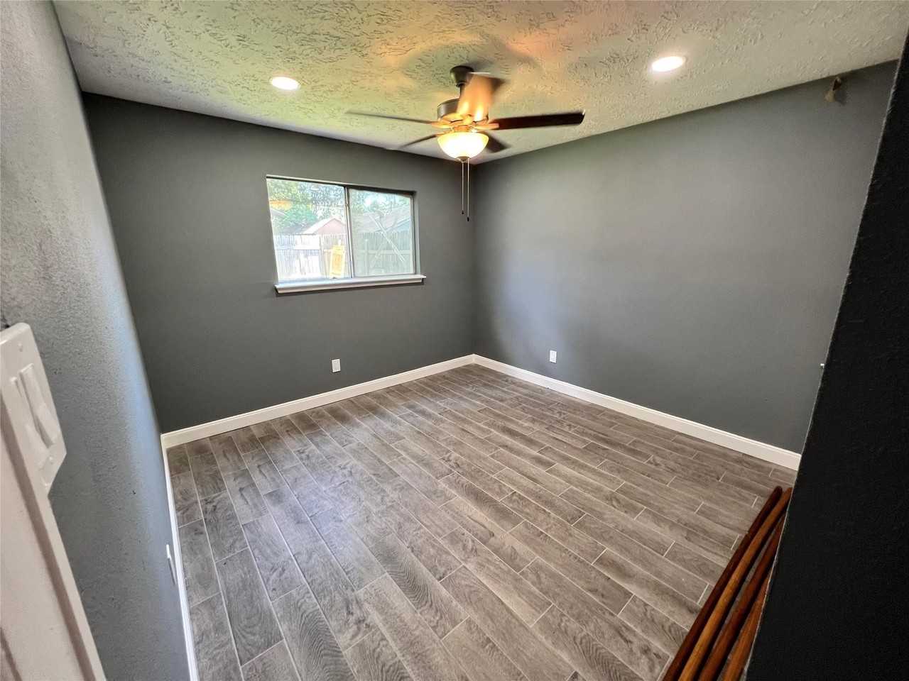 3802 Mountain Rose Ln - Photo 3 of 18