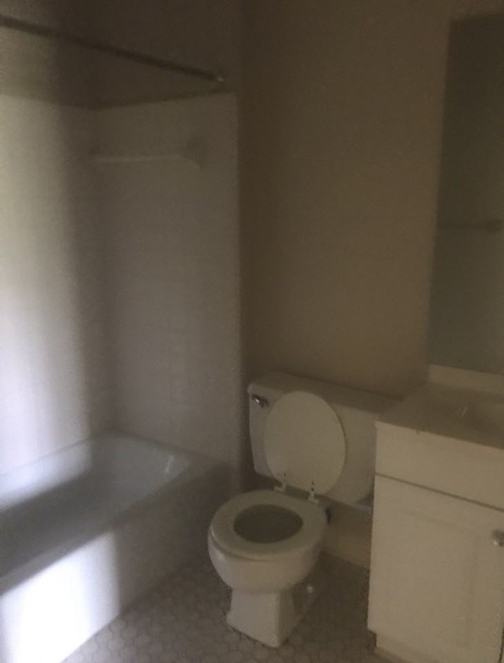 2616 Lansing Dr - Photo 2 of 11
