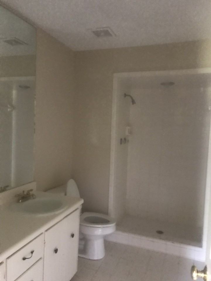 2616 Lansing Dr - Photo 3 of 11