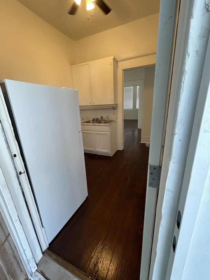 2514 Avenue M - Photo 5 of 13
