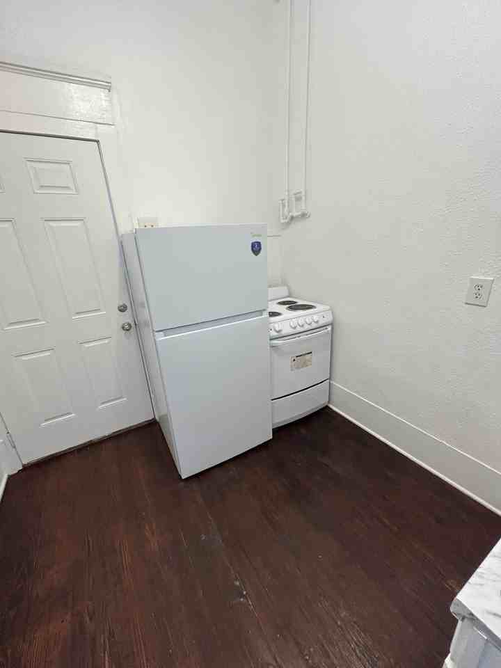 2514 Avenue M - Photo 6 of 13