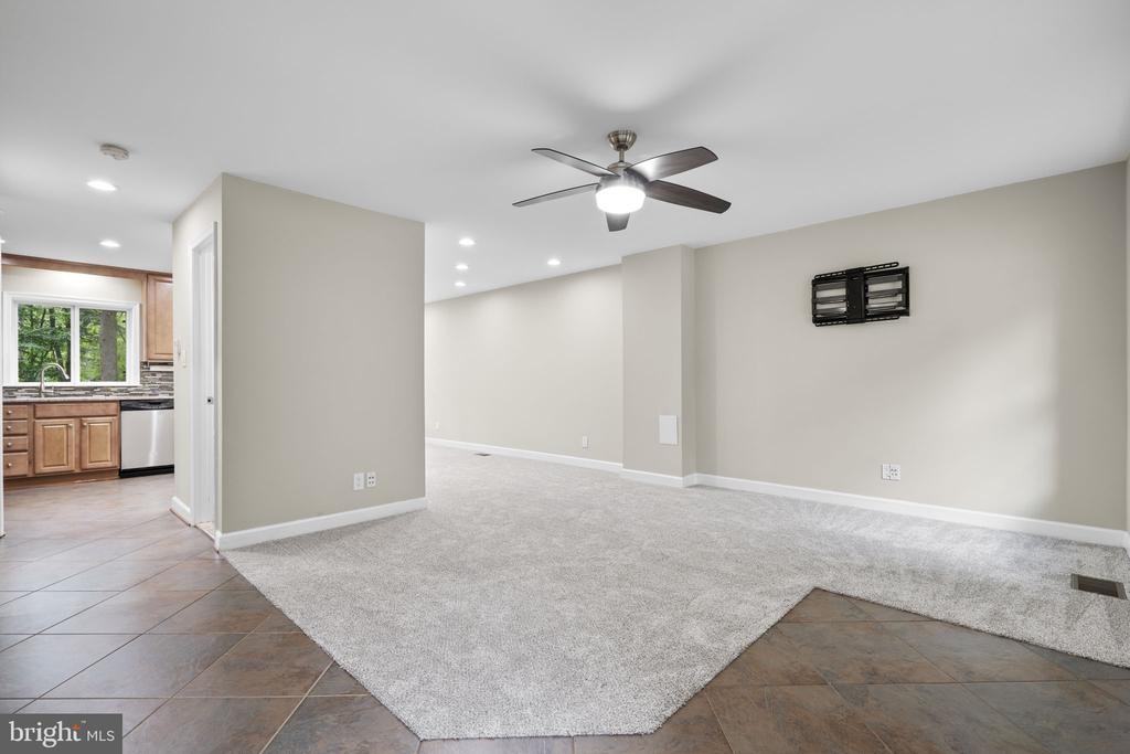 14894 Lambeth Sq - Photo 3 of 30