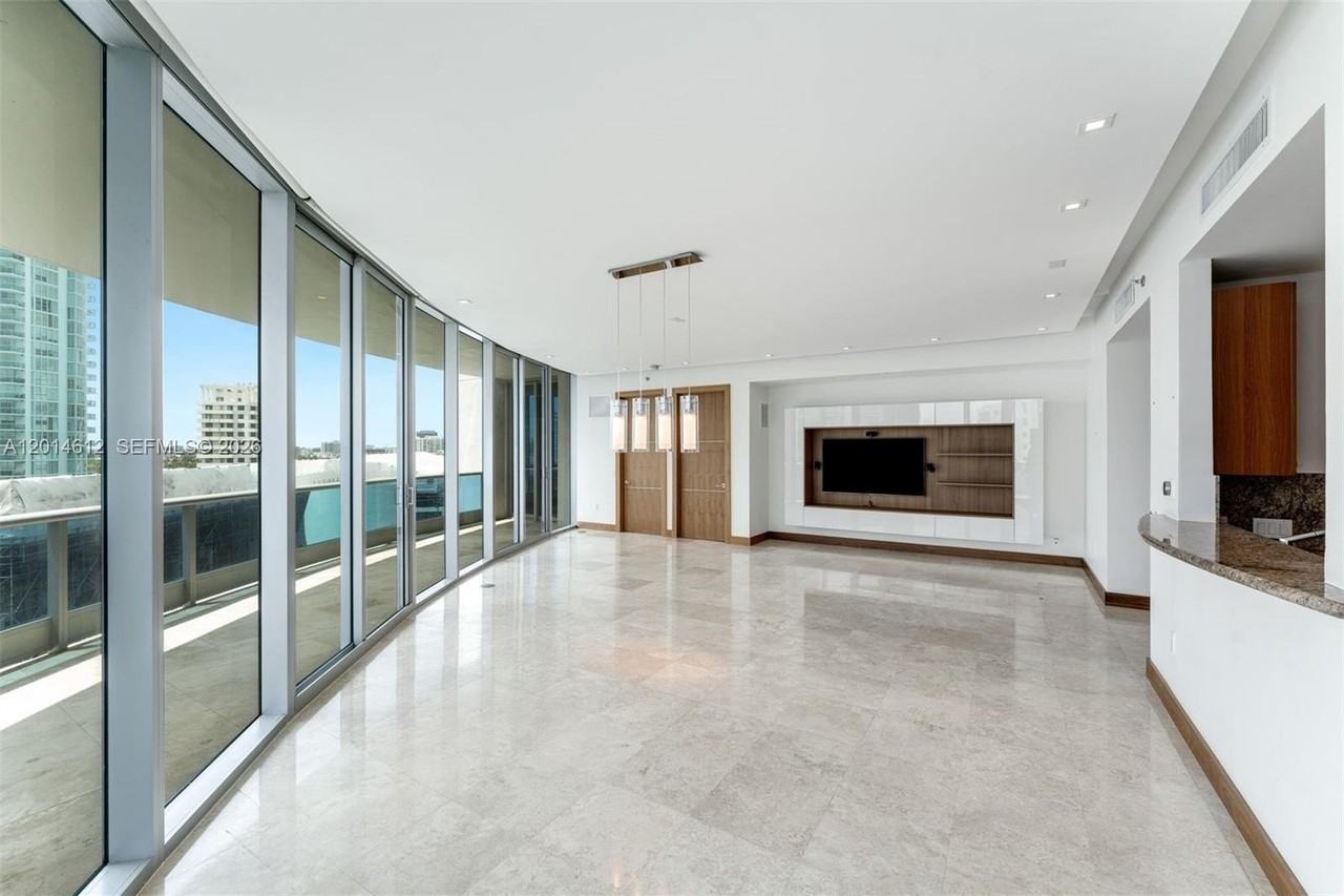 5959 Collins Ave #1001 - Photo 2 of 37