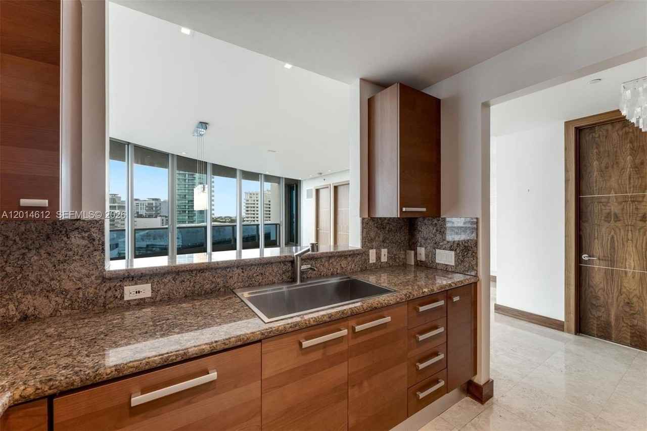 5959 Collins Ave #1001 - Photo 7 of 37