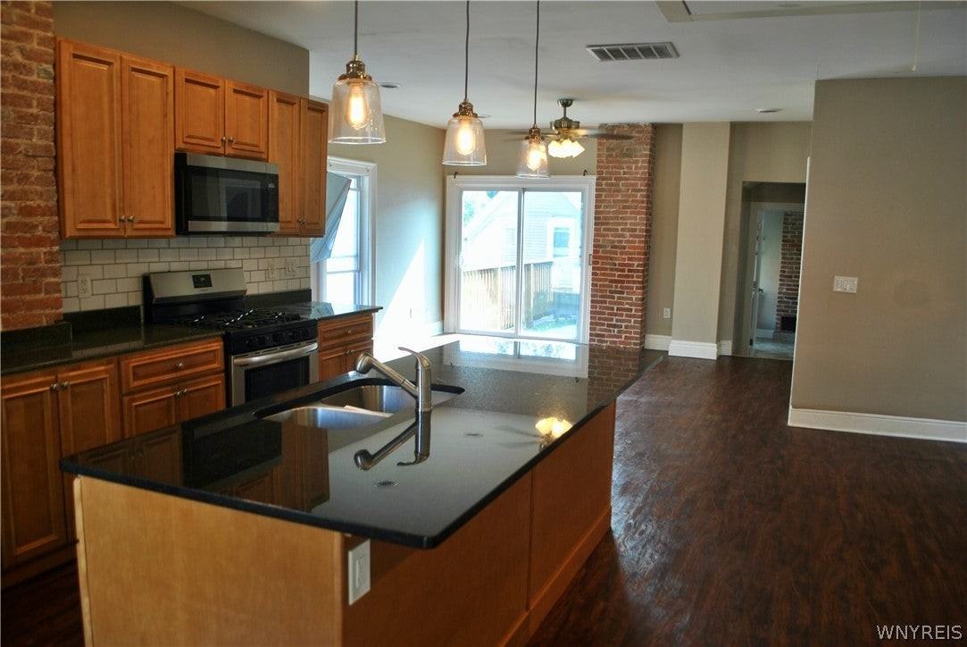 124 Normal Ave - Photo 3 of 14