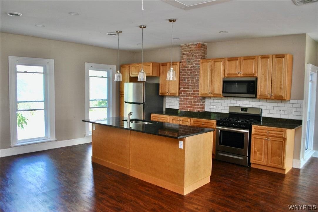 124 Normal Ave - Photo 5 of 14