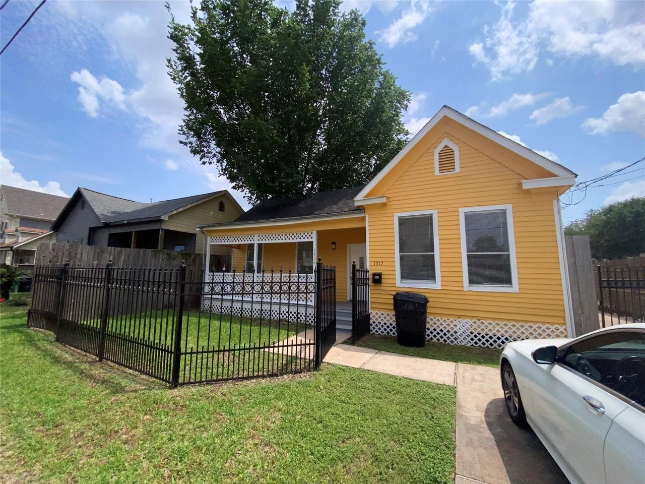 1517 Summer St - Photo 2 of 17