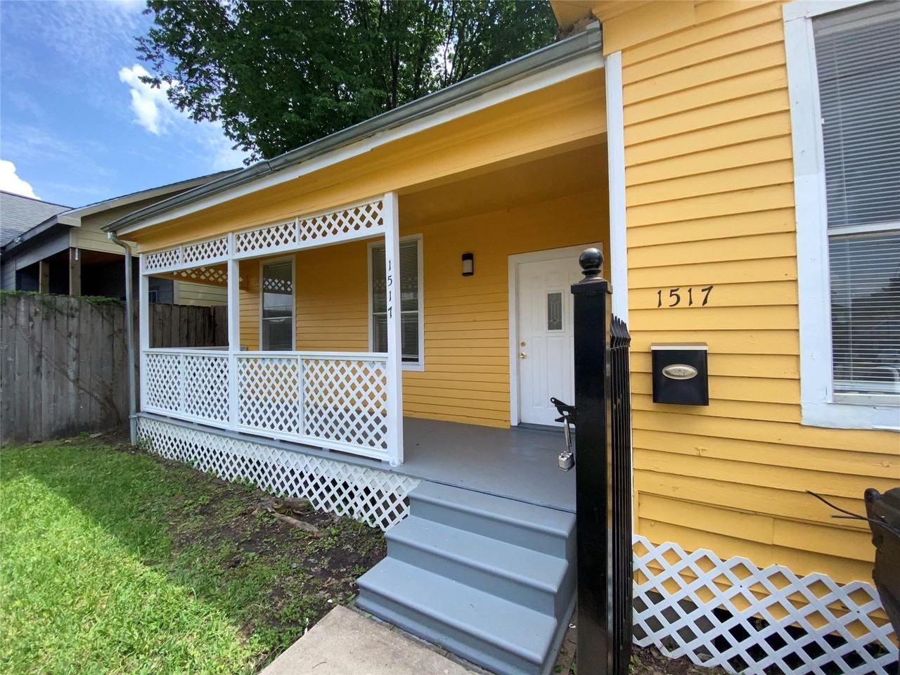 1517 Summer St - Photo 3 of 17