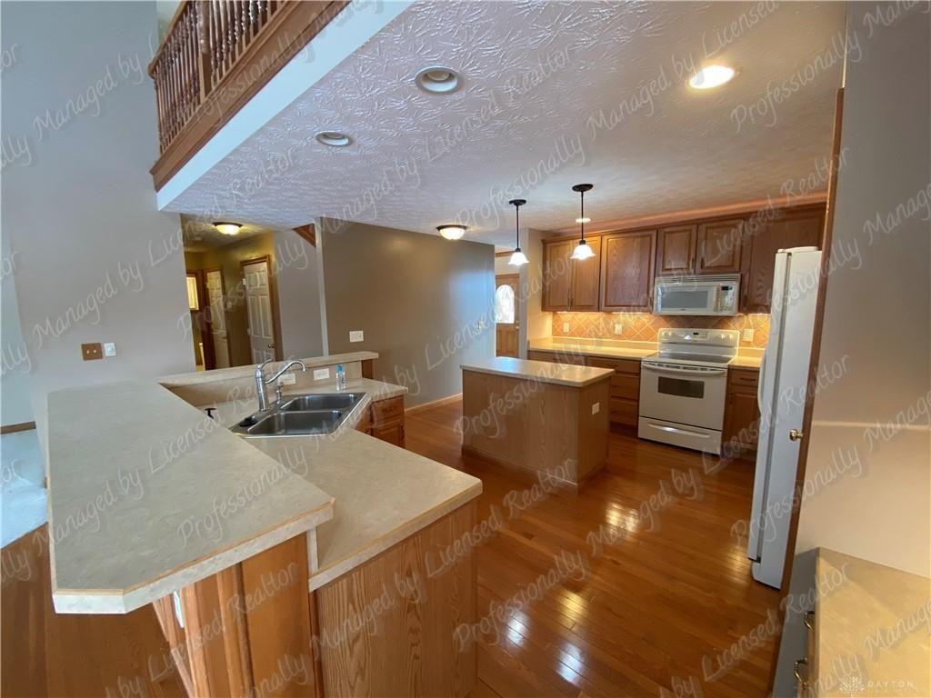 6353 Charlotte Ct - Photo 7 of 44