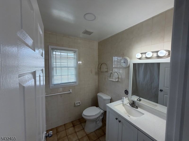 555 1st Ave - Photo 2 of 12