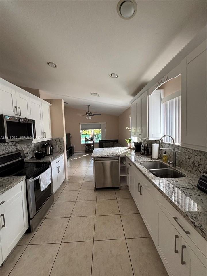 16274 Sw 71st Ter - Photo 6 of 7