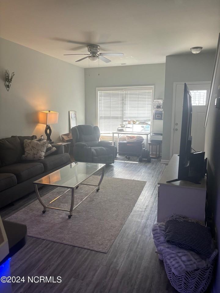 126 Buckhorn Ave - Photo 2 of 12