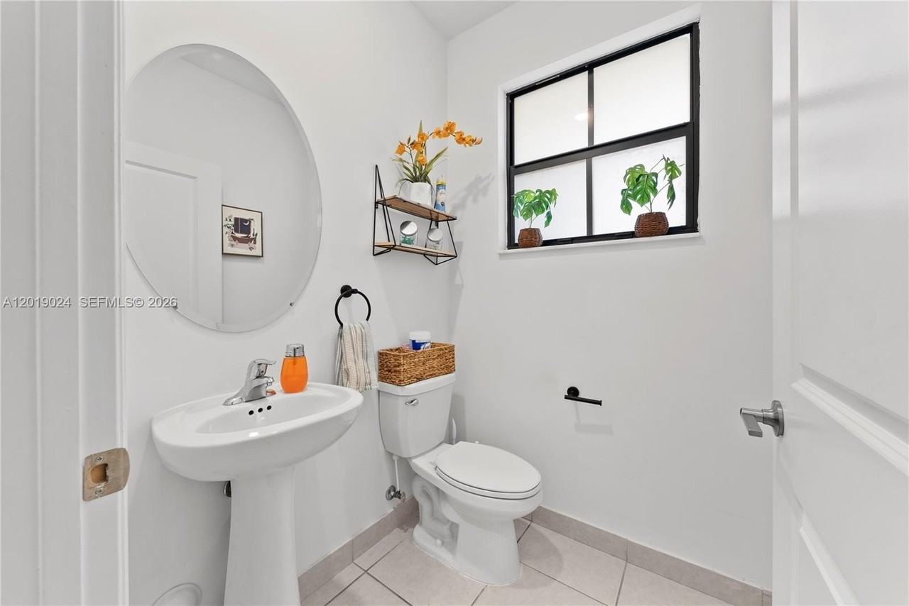 11871 Sw 247th Ter - Photo 4 of 29