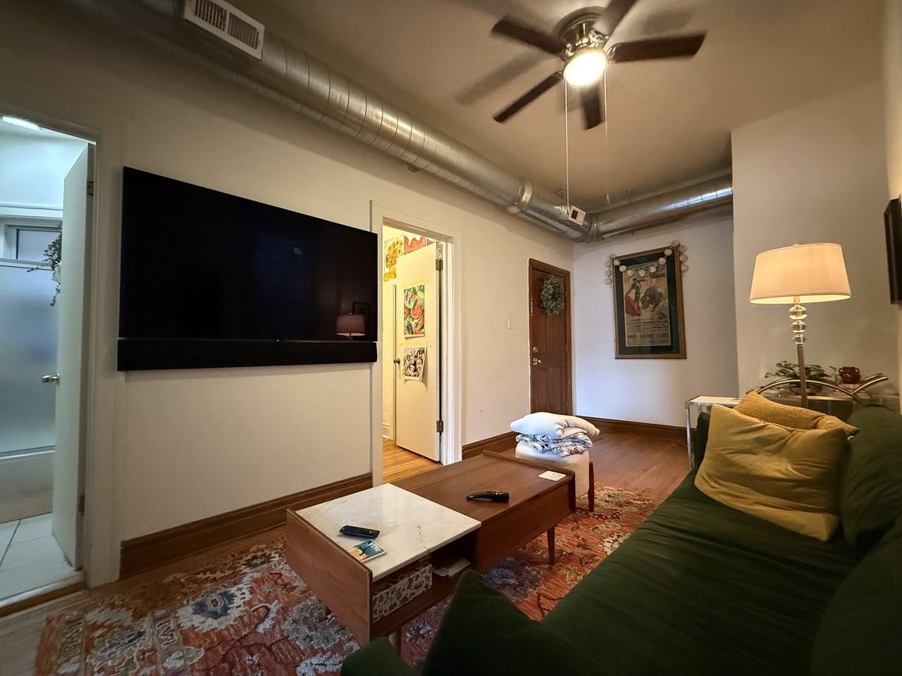2042 W Chicago Ave Apt 2r - Photo 3 of 13