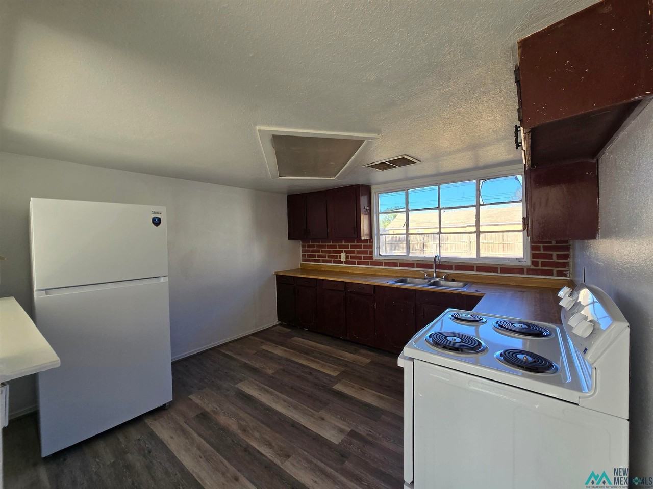 3012 Las Palomas Rd - Photo 2 of 11