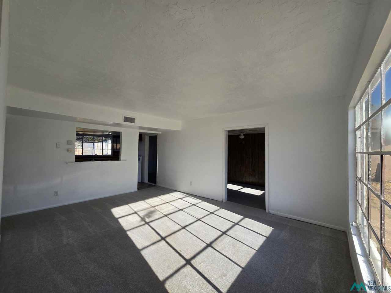 3012 Las Palomas Rd - Photo 3 of 11