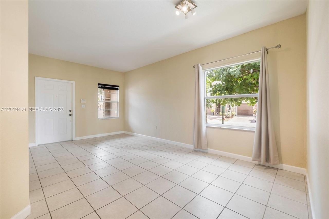 22280 Sw 93rd Pl - Photo 5 of 19
