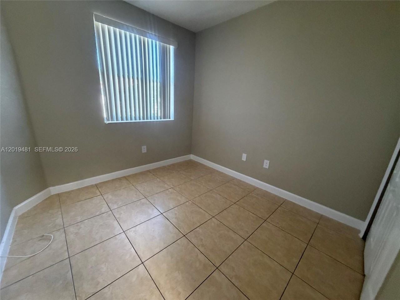 1535 Se 26th St #206 - Photo 4 of 13