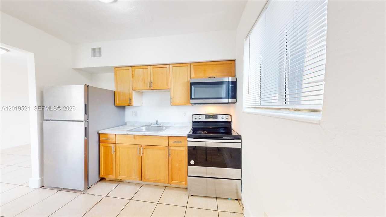 1190 Nw 65th St #2 - Photo 4 of 16