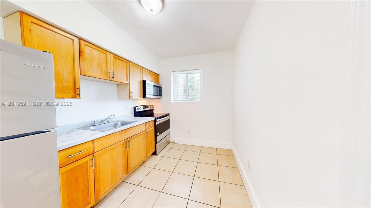 1190 Nw 65th St #2 - Photo 5 of 16