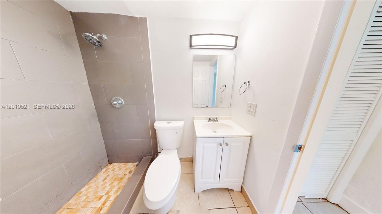 1190 Nw 65th St #2 - Photo 7 of 16
