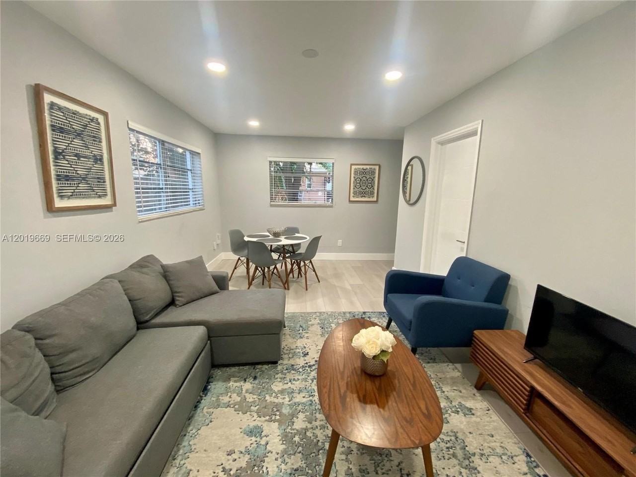 2512 Grant St - Photo 4 of 12
