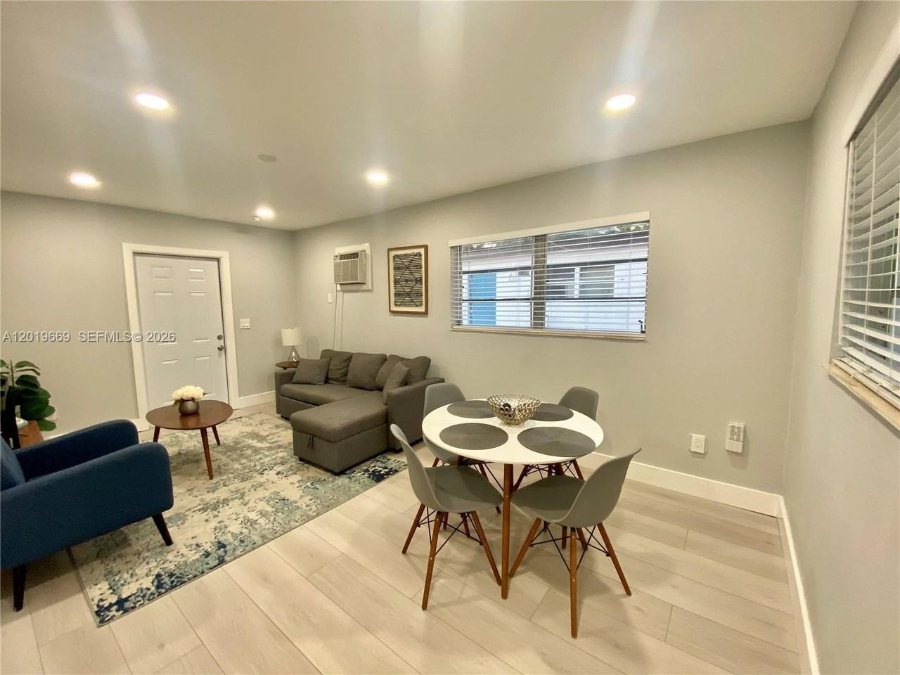 2512 Grant St - Photo 6 of 12