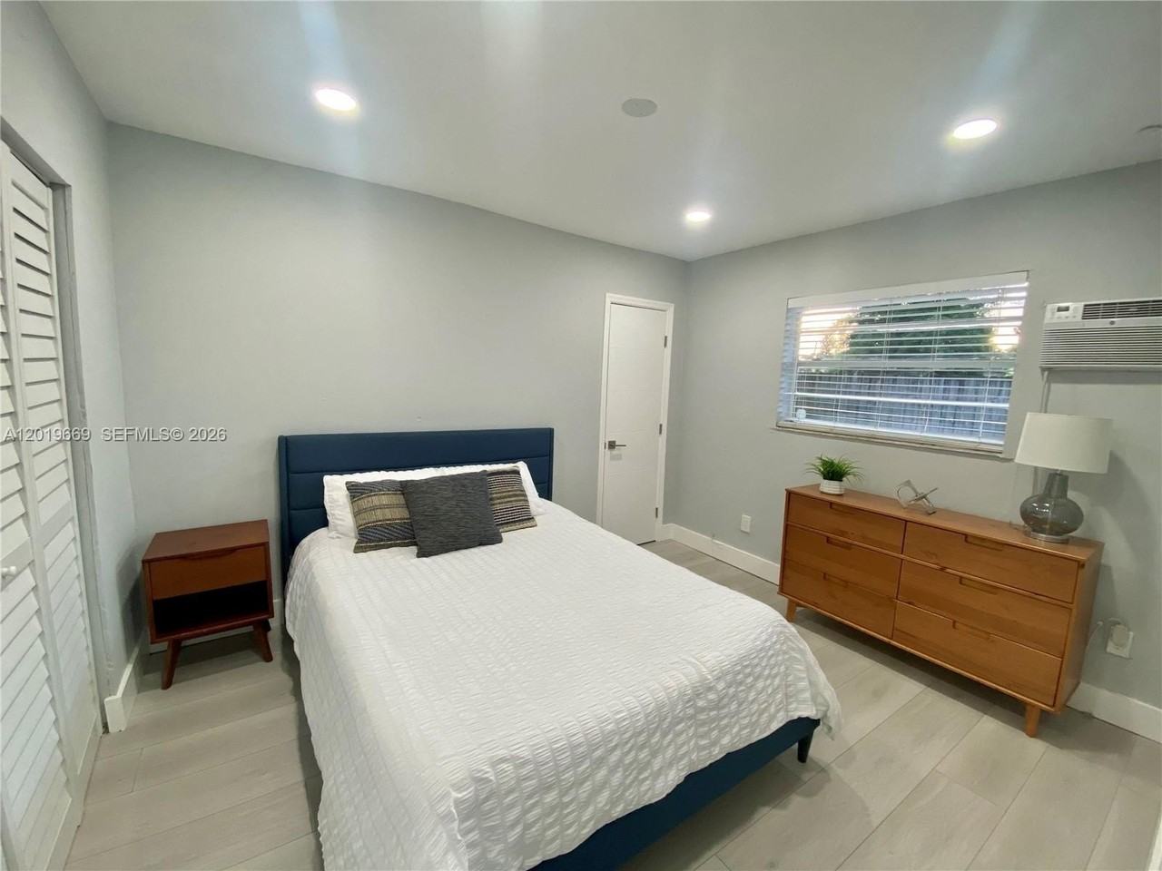 2512 Grant St - Photo 7 of 12