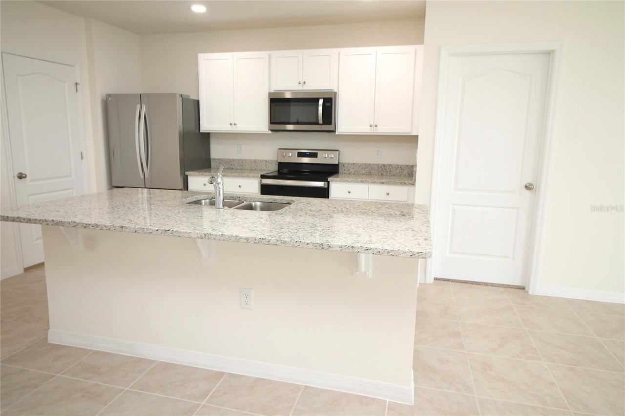 9488 Black Walnut Dr - Photo 5 of 23