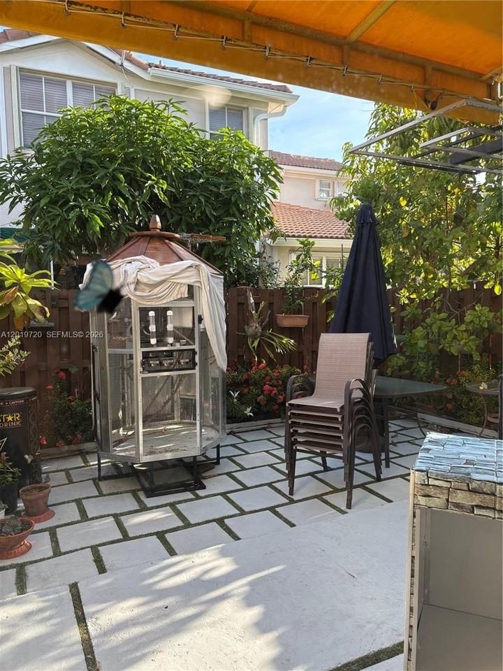 12429 Sw 125th Ter - Photo 2 of 8