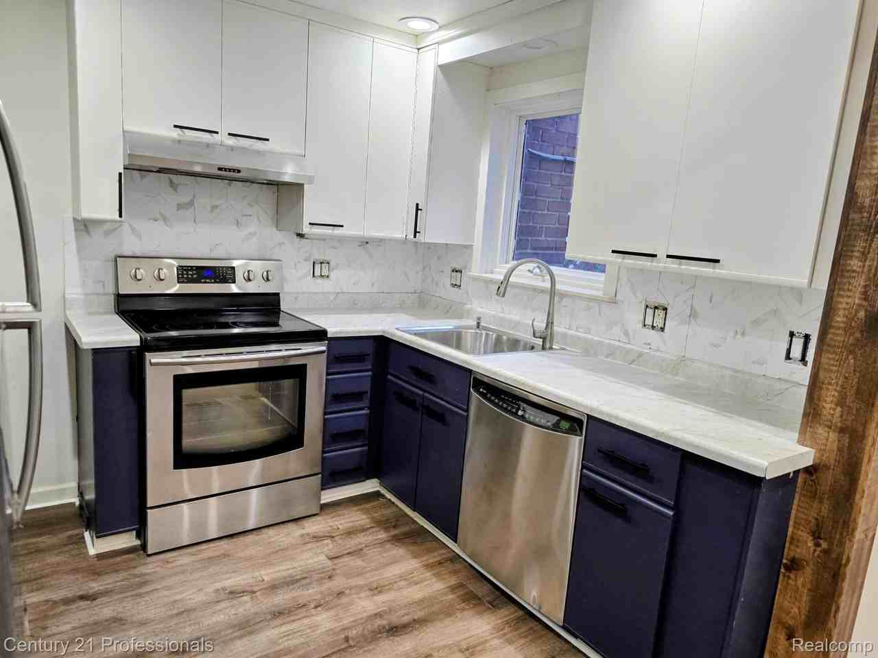 3813 Brewster St - Photo 5 of 22