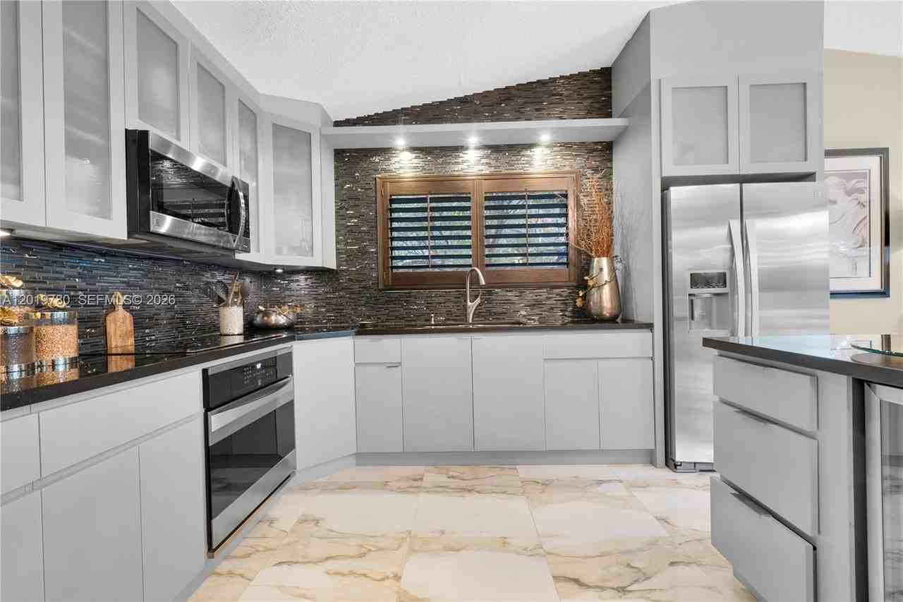 15830 Sw 139th Ave - Photo 6 of 41