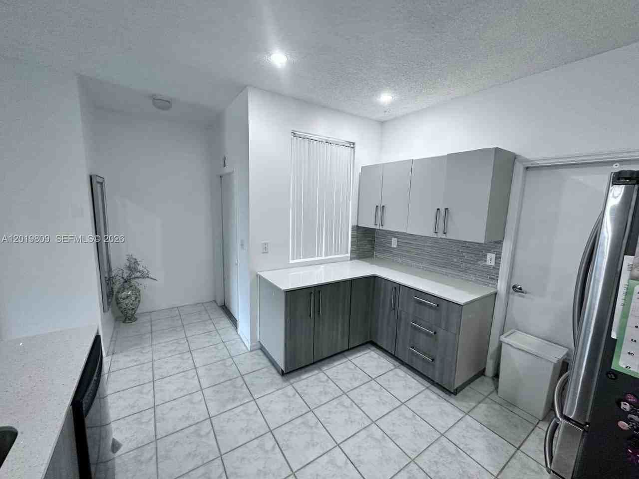 2078 Madeira Dr #0 - Photo 4 of 21