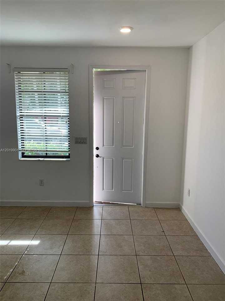 9333 W 34th Ct #9333 - Photo 5 of 28