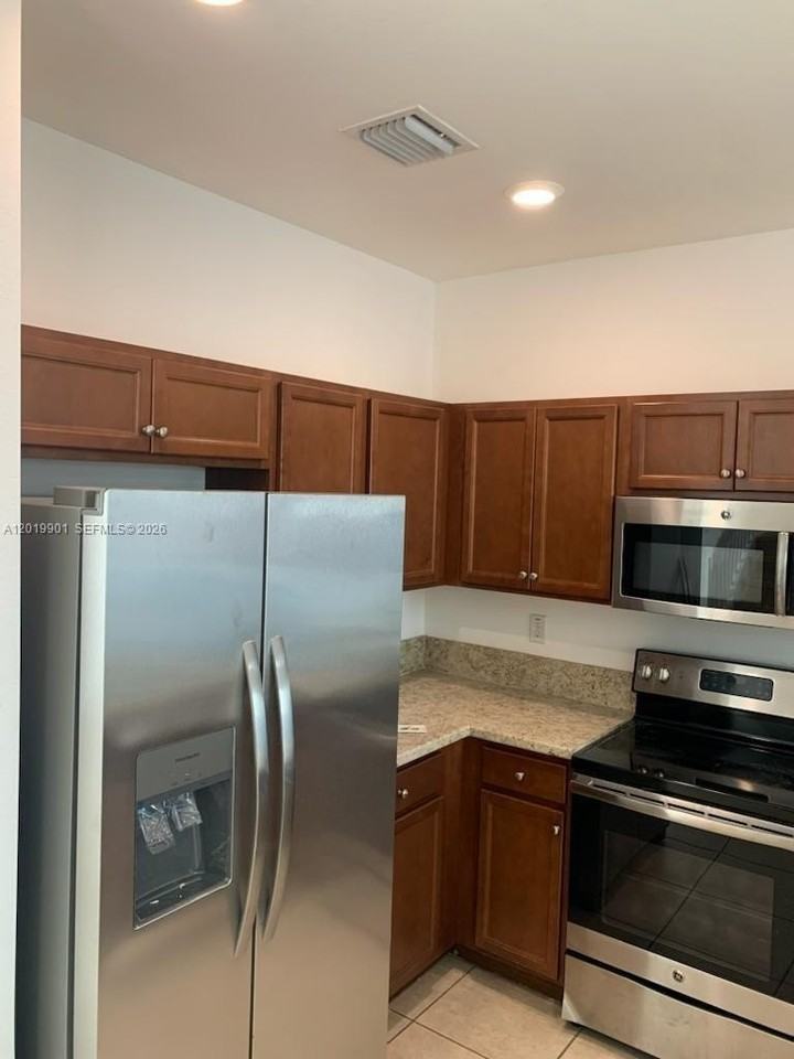 9333 W 34th Ct #9333 - Photo 6 of 28
