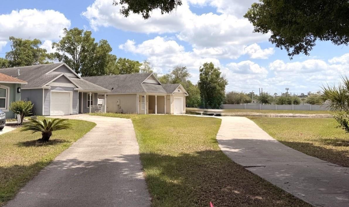1705 Circe Lake Ct - Photo 3 of 18