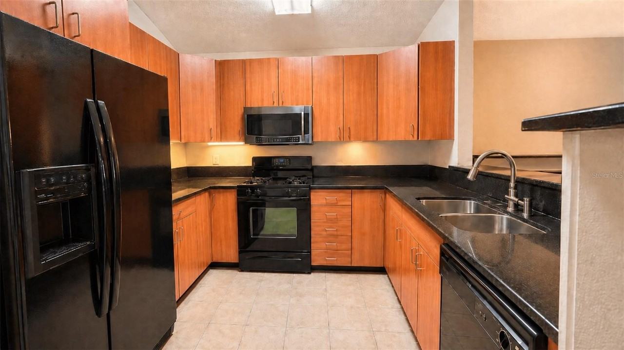 1705 Circe Lake Ct - Photo 7 of 18
