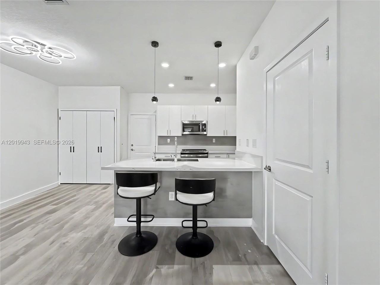 4527 Nw 83rd Path - Photo 5 of 47