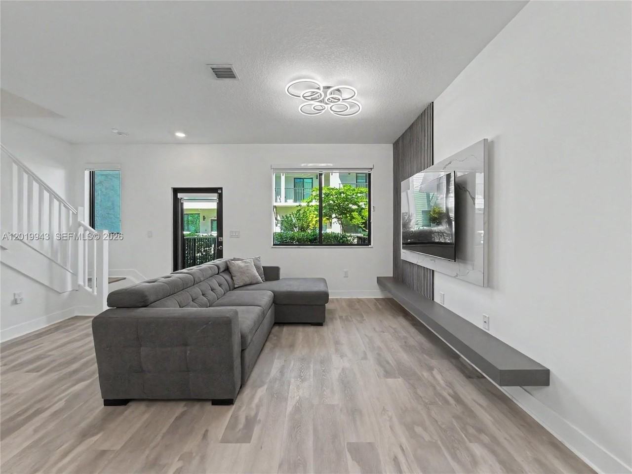 4527 Nw 83rd Path - Photo 6 of 47