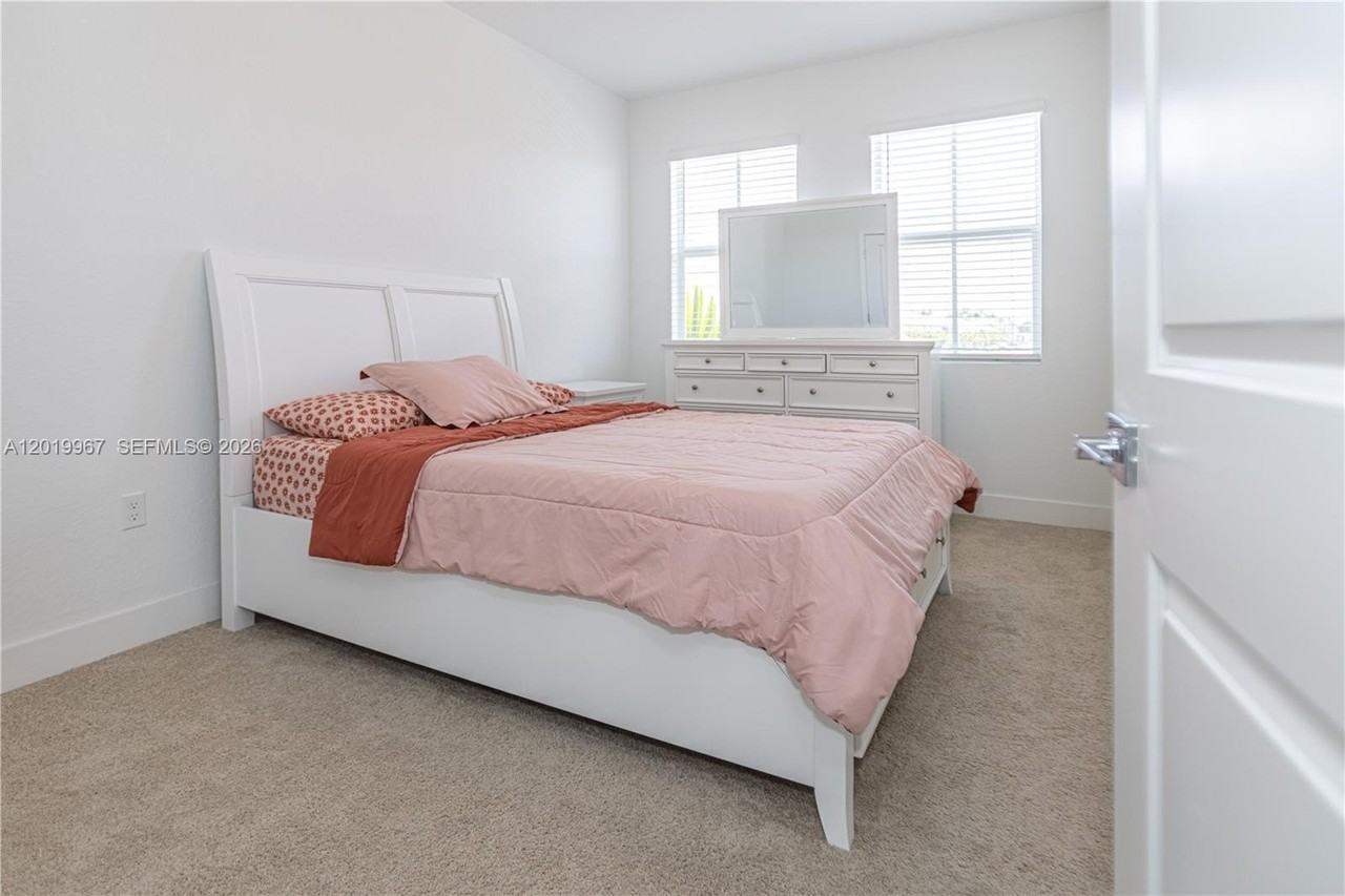 16966 Sw 2nd Ct #16966 - Photo 7 of 42