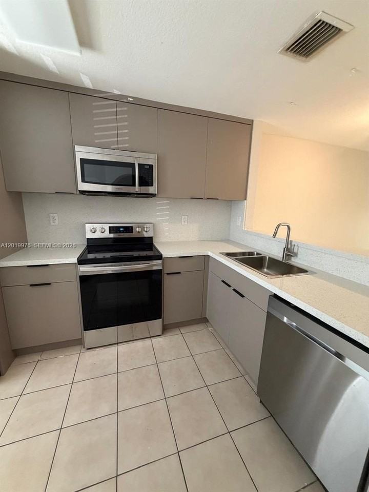 3023 Sw 129th Ter #155 - Photo 7 of 19