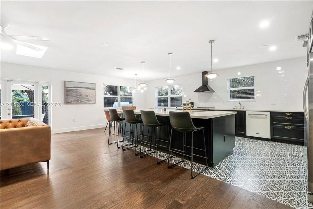 5840 Sw 37th Ave - Photo 4 of 24