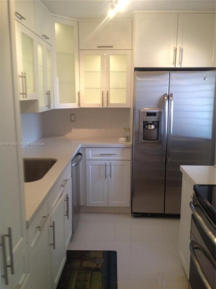 6855 Edgewater Dr #3DN - Photo 4 of 14