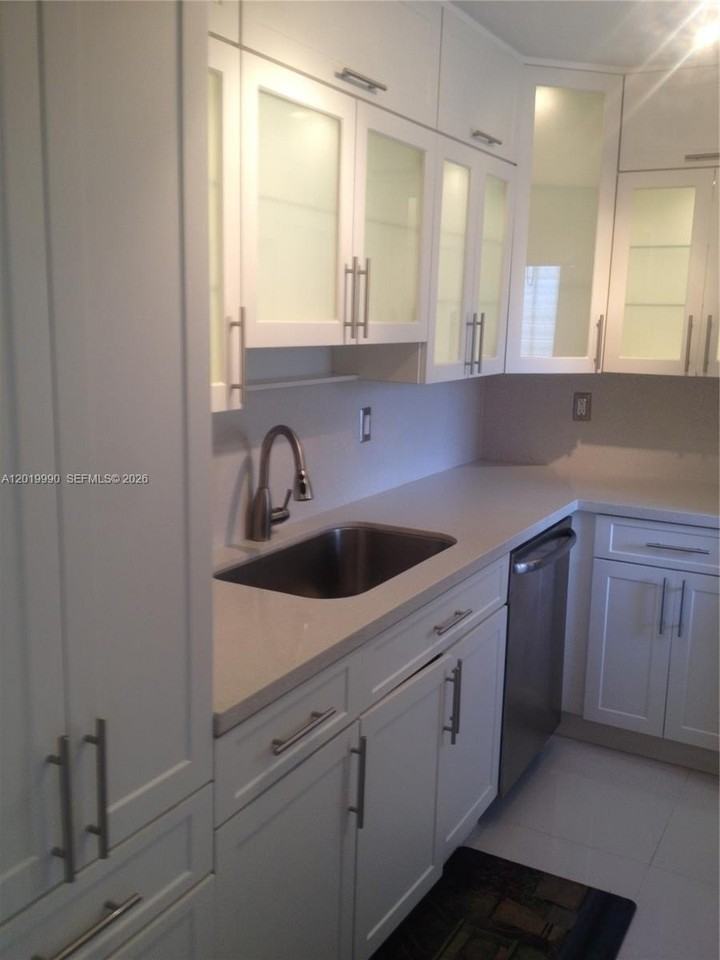 6855 Edgewater Dr #3DN - Photo 5 of 14