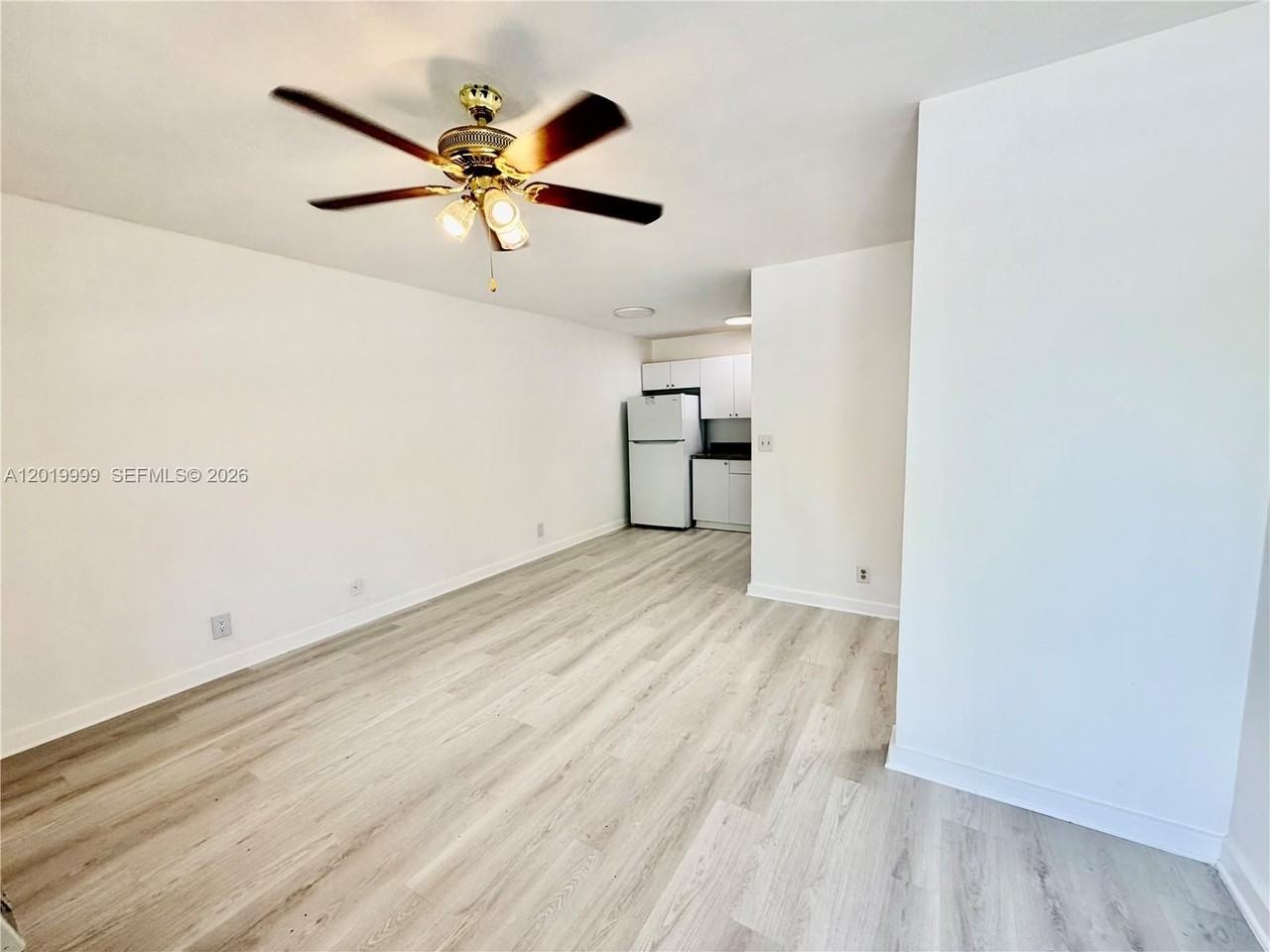 4801 Sw 18th St #1 - Photo 2 of 20